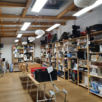 Nur die neuen Flächenleuchten - die Lichtfarbe lässt sich verändern.